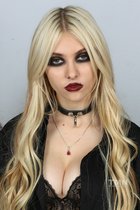 Taylor Momsen : taylor_momsen_1289925480.jpg