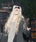 Taylor Momsen : taylor_momsen_1290882703.jpg