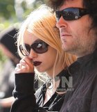 Taylor Momsen : taylor_momsen_1291143897.jpg