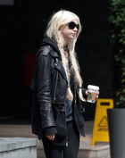 Taylor Momsen : taylor_momsen_1309451940.jpg