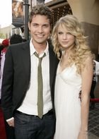 Taylor Swift : TI4U_u1221453900.jpg