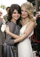 Taylor Swift : TI4U_u1221453938.jpg