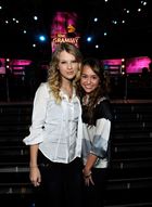 Taylor Swift : TI4U_u1235706961.jpg