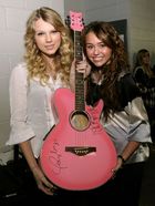 Taylor Swift : TI4U_u1236050851.jpg