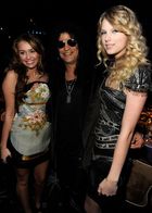 Taylor Swift : TI4U_u1236053124.jpg