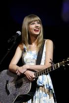 Taylor Swift : taylor-swift-1338840446.jpg