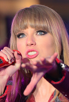 Taylor Swift : taylor-swift-1373059617.jpg