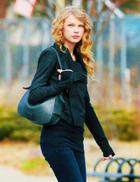 Taylor Swift : taylor-swift-1383504209.jpg