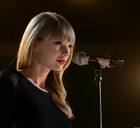 Taylor Swift : taylor-swift-1383718301.jpg