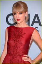 Taylor Swift : taylor-swift-1383850532.jpg