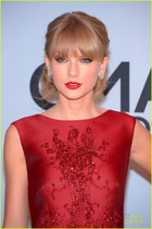 Taylor Swift : taylor-swift-1383850541.jpg