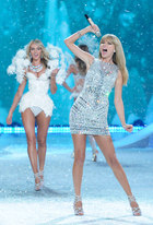 Taylor Swift : taylor-swift-1386280049.jpg