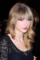 Taylor Swift : taylor-swift-1394128863.jpg