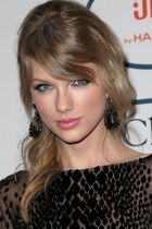 Taylor Swift : taylor-swift-1401206271.jpg