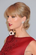 Taylor Swift : taylor-swift-1413391328.jpg