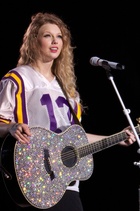 Taylor Swift : taylor-swift-1414002458.jpg