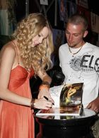 Taylor Swift : taylor_swift_1212961614.jpg