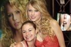 Taylor Swift : taylor_swift_1212961623.jpg