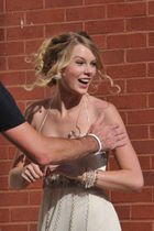 Taylor Swift : taylor_swift_1213572030.jpg