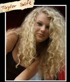 Taylor Swift : taylor_swift_1215977539.jpg