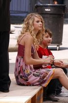 Taylor Swift : taylor_swift_1219982564.jpg