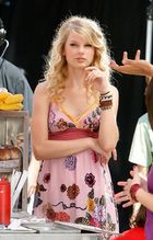Taylor Swift : taylor_swift_1219982582.jpg