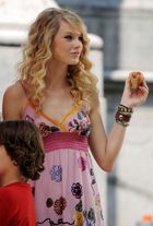 Taylor Swift : taylor_swift_1219982596.jpg