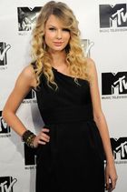 Taylor Swift : taylor_swift_1227199480.jpg