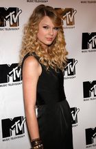 Taylor Swift : taylor_swift_1227199527.jpg