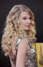 Taylor Swift : taylor_swift_1227758347.jpg