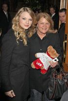 Taylor Swift : taylor_swift_1237154869.jpg