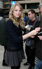 Taylor Swift : taylor_swift_1237587224.jpg