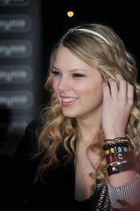 Taylor Swift : taylor_swift_1238281055.jpg