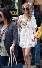 Taylor Swift : taylor_swift_1274122822.jpg