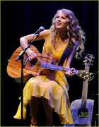 Taylor Swift : taylor_swift_1285595959.jpg