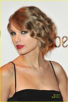 Taylor Swift : taylor_swift_1285868102.jpg