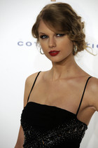 Taylor Swift : taylor_swift_1305603178.jpg