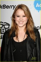 Taylor Spreitler : taylorspreitler_1284637104.jpg