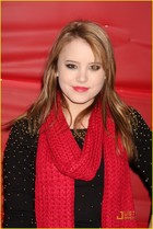 Taylor Spreitler : taylorspreitler_1292438365.jpg