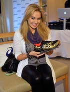 Tiffany Thornton : tiffanythornton_1257666537.jpg