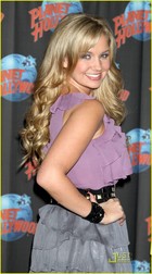 Tiffany Thornton : tiffanythornton_1259293009.jpg