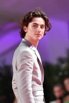 Timothee Chalamet : timothee-chalamet-1577470359.jpg