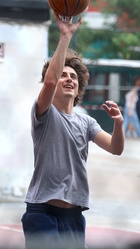 Timothee Chalamet : timothee-chalamet-1690308075.jpg