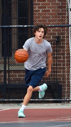 Timothee Chalamet : timothee-chalamet-1690308192.jpg