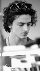 Timothee Chalamet : timothee-chalamet-1701230901.jpg