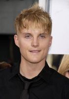 Toby Hemingway : toby_hemingway_1213498132.jpg