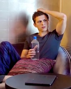 Tom Holland : tom-holland-1594313193.jpg