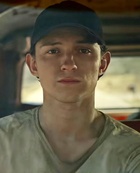 Tom Holland : tom-holland-1600285077.jpg