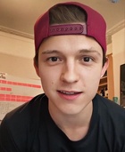 Tom Holland : tom-holland-1641337122.jpg