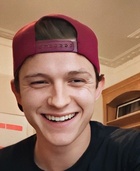 Tom Holland : tom-holland-1641337125.jpg